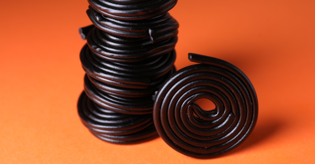 Van vrijmarkt tot feestje: snacks die niet mogen ontbreken op Koningsdag